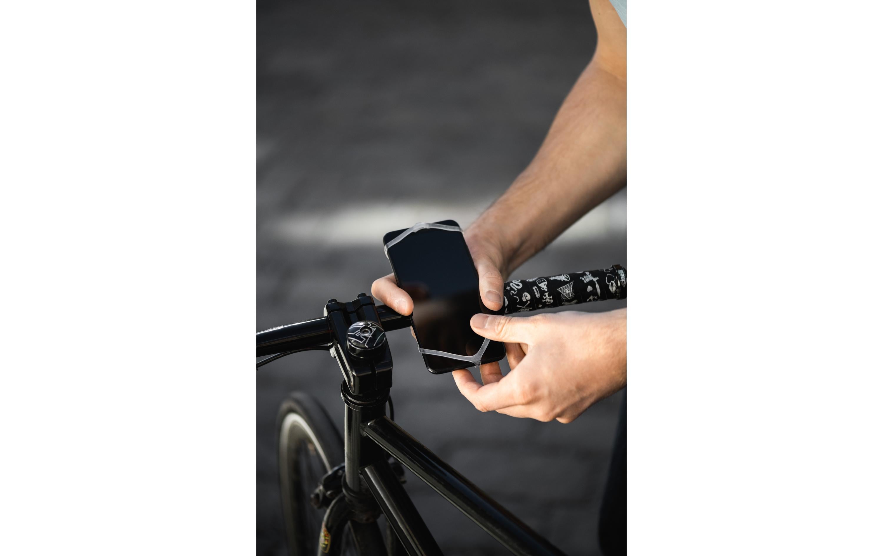 Finn Universal Smartphone-Halter Schwarz