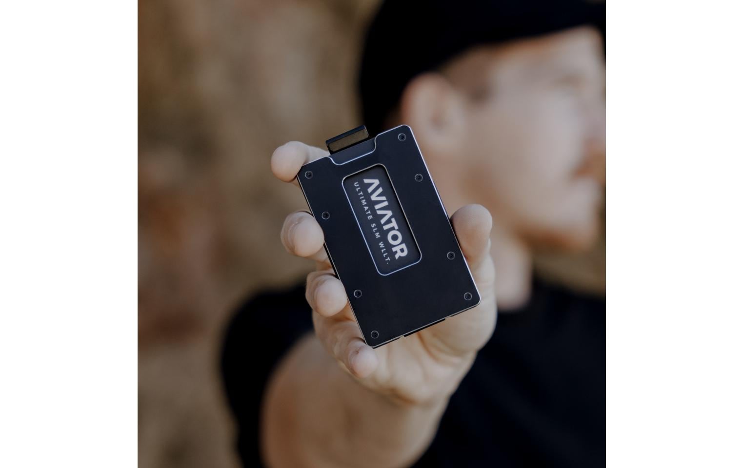 AVIATOR Wallet Slide AirTag