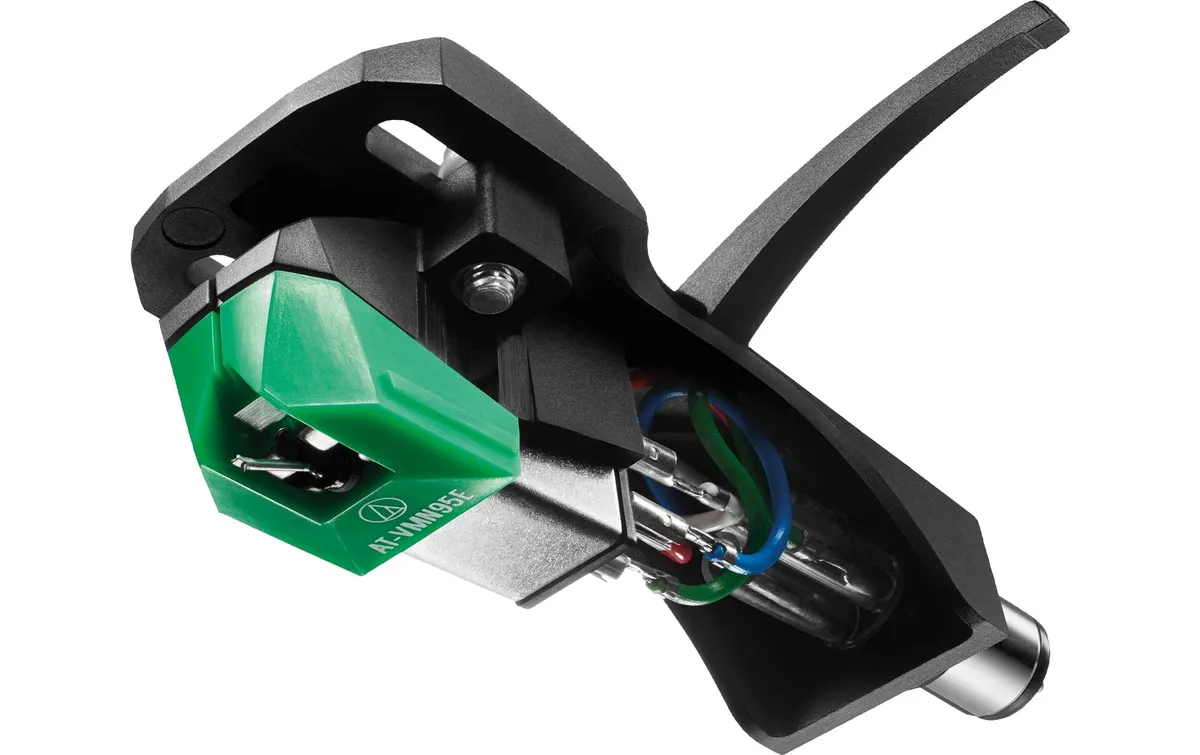 Audio-Technica Tonabnehmer AT-VM95E/H inklusive Headshell Audio-Technica Tonabnehmer AT-VM95E/H inklusive Headshell