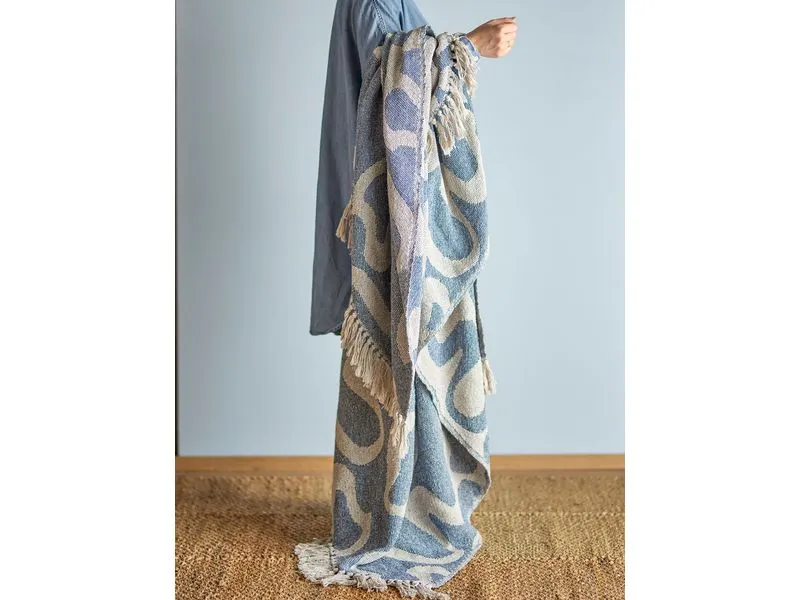 Bloomingville Decke Salobre 160 x 130 cm, Blau/Weiss Bloomingville Decke Salobre 160 x 130 cm, Blau/Weiss