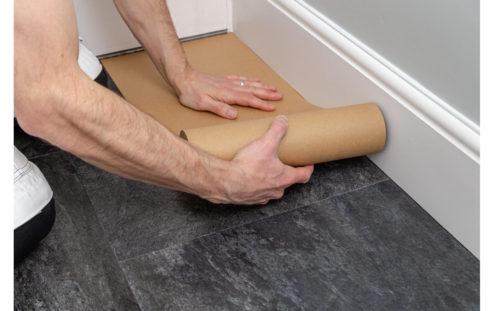 tesa Selbstklebendes Schutzpapier 1x Rolle 50 m x 15 cm