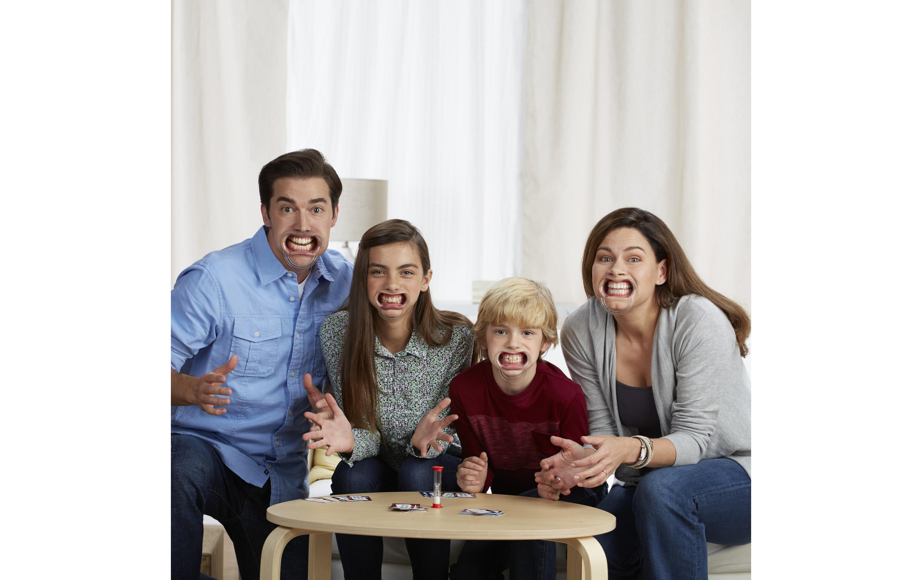 Hasbro Gaming Familienspiel Klartext