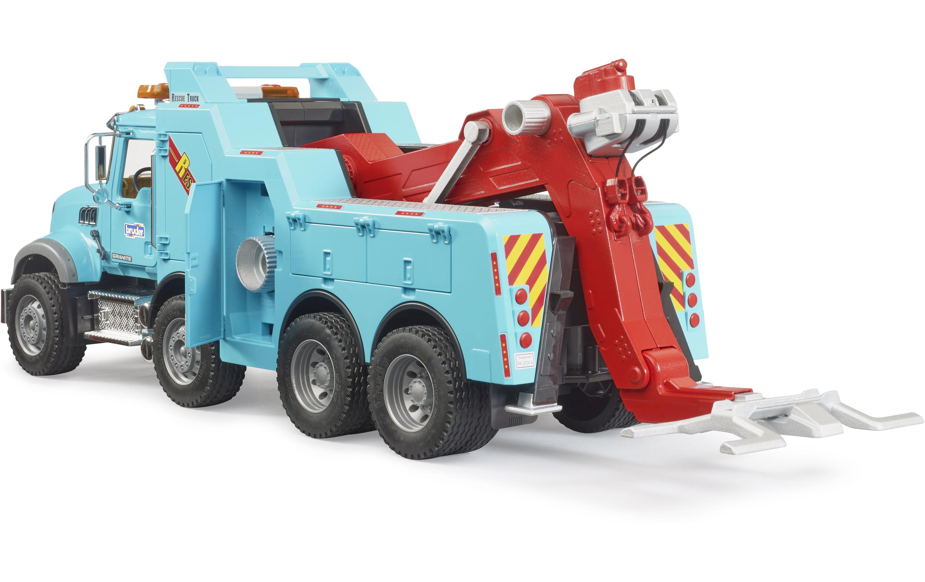 Bruder Spielwaren MACK Granite Abschlepp-LKW