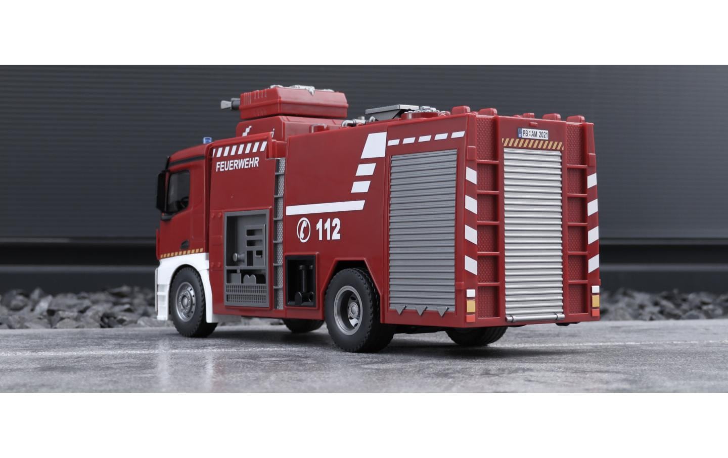 Amewi Mercedes Benz Arocs Feuerwehr Löschfahrzeug RTR, 1:18 Amewi Mercedes Benz Arocs Feuerwehr Löschfahrzeug RTR, 1:18