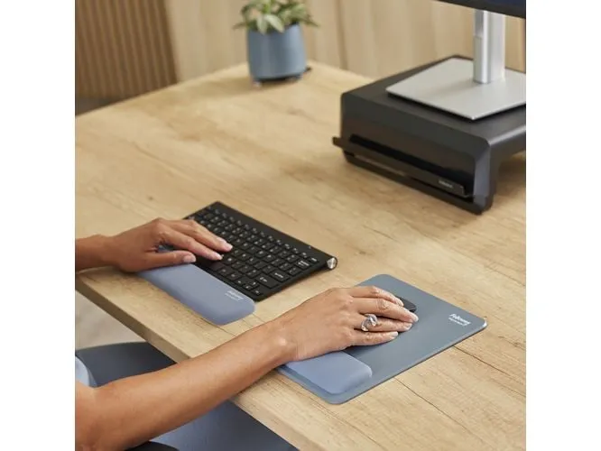 Fellowes Workplace Handgelenkauflage Breyta 320 mm Marineblau 1 Stück Fellowes Workplace Handgelenkauflage Breyta 320 mm Marineblau 1 Stück