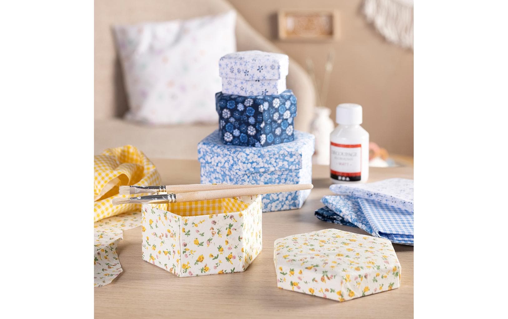 Creativ Company Papp-Schachtel sechseckig 4 Stück, Weiss