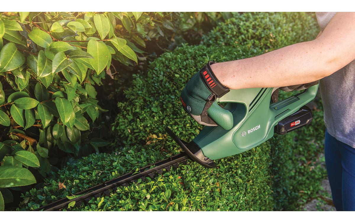 Bosch Akku-Heckenschere EasyHedgeCut 18-45 Solo Solo Bosch Akku-Heckenschere EasyHedgeCut 18-45 Solo Solo