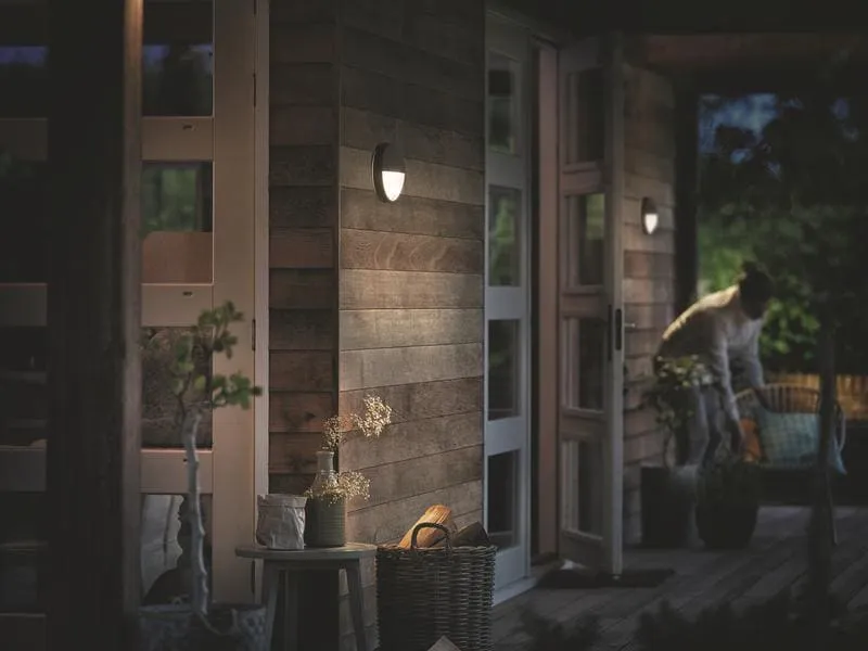 Philips myGarden Wandleuchte Capricorn, 600 lm mit Bewegungsmelder
