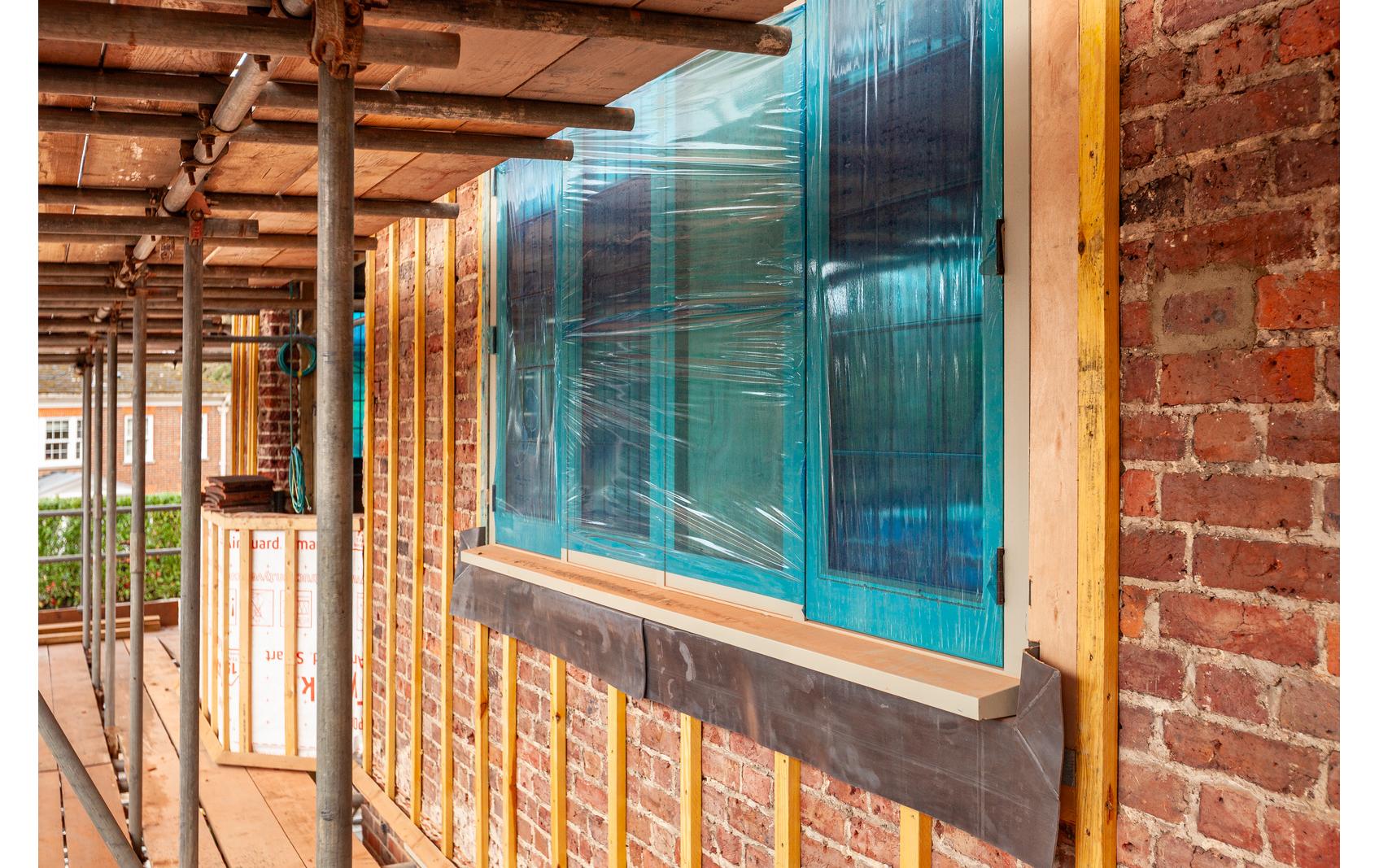 tesa Selbstklebende Schutzfolie 1x Rolle 100 m x 50 cm