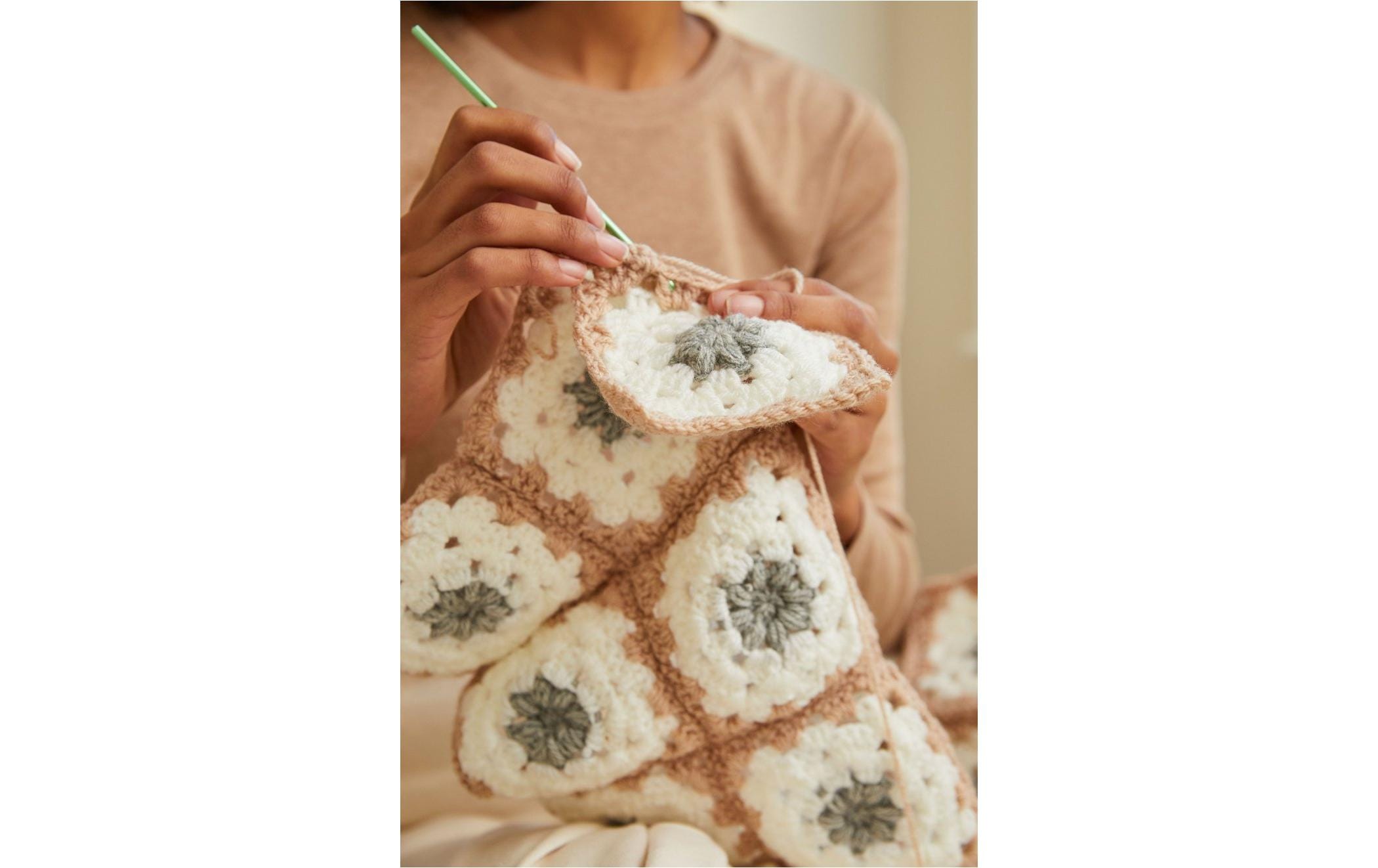 DMC Häkelset Gift of Stich Omas Decke, 90 x 130 cm