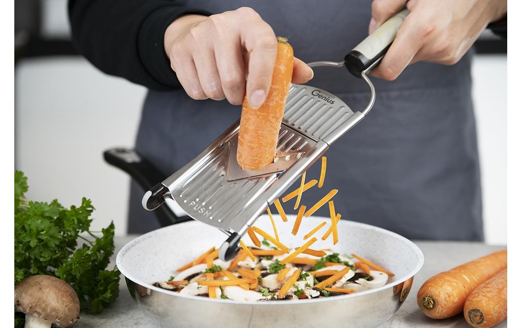 Genius Küchenreibe Nicer Dicer Speed Set Silber