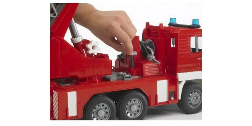 Bruder Spielwaren Feuerwehr mit Drehleiter MAN TGA Bruder Spielwaren Feuerwehr mit Drehleiter MAN TGA