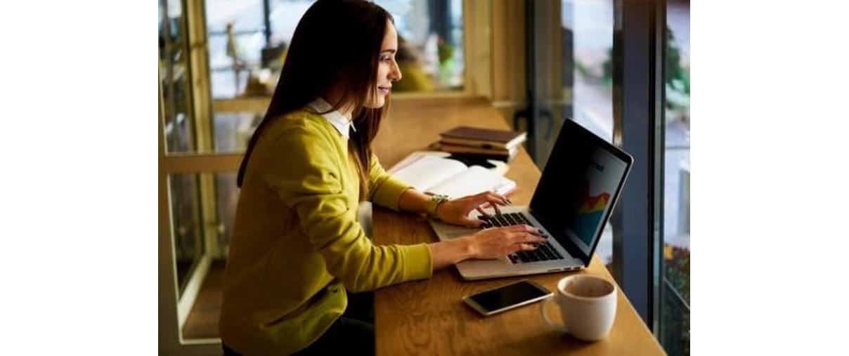 3M Bright Screen Privacy Filter Fullscreen 13.3 / 16:9 3M Bright Screen Privacy Filter Fullscreen 13.3 / 16:9