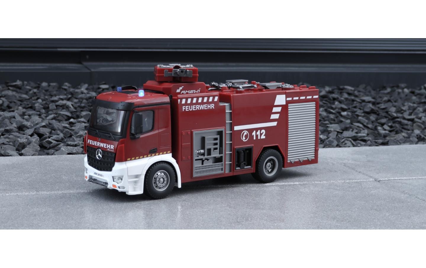 Amewi Mercedes Benz Arocs Feuerwehr Löschfahrzeug RTR, 1:18 Amewi Mercedes Benz Arocs Feuerwehr Löschfahrzeug RTR, 1:18