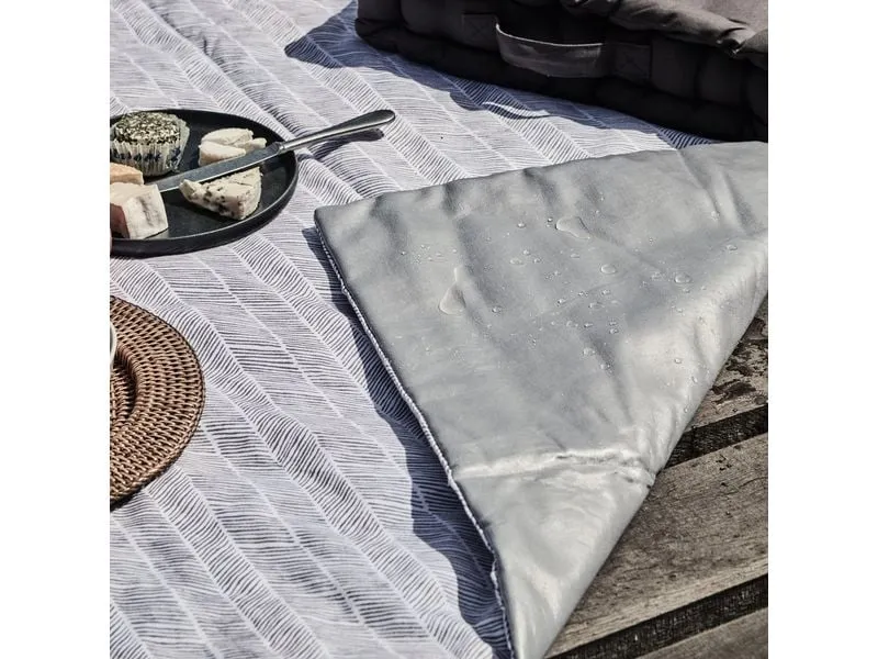 Urbanara Picknickdecke Ankisa 190 x 130 cm - Terrakotta / Weiss Urbanara Picknickdecke Ankisa 190 x 130 cm - Terrakotta / Weiss