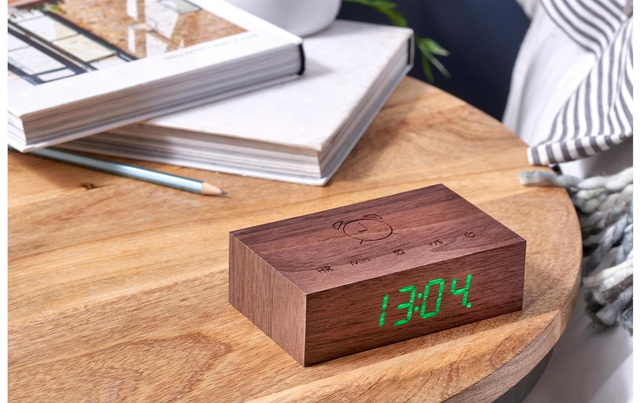 Gingko Digitalwecker Flip Click Clock Walnut