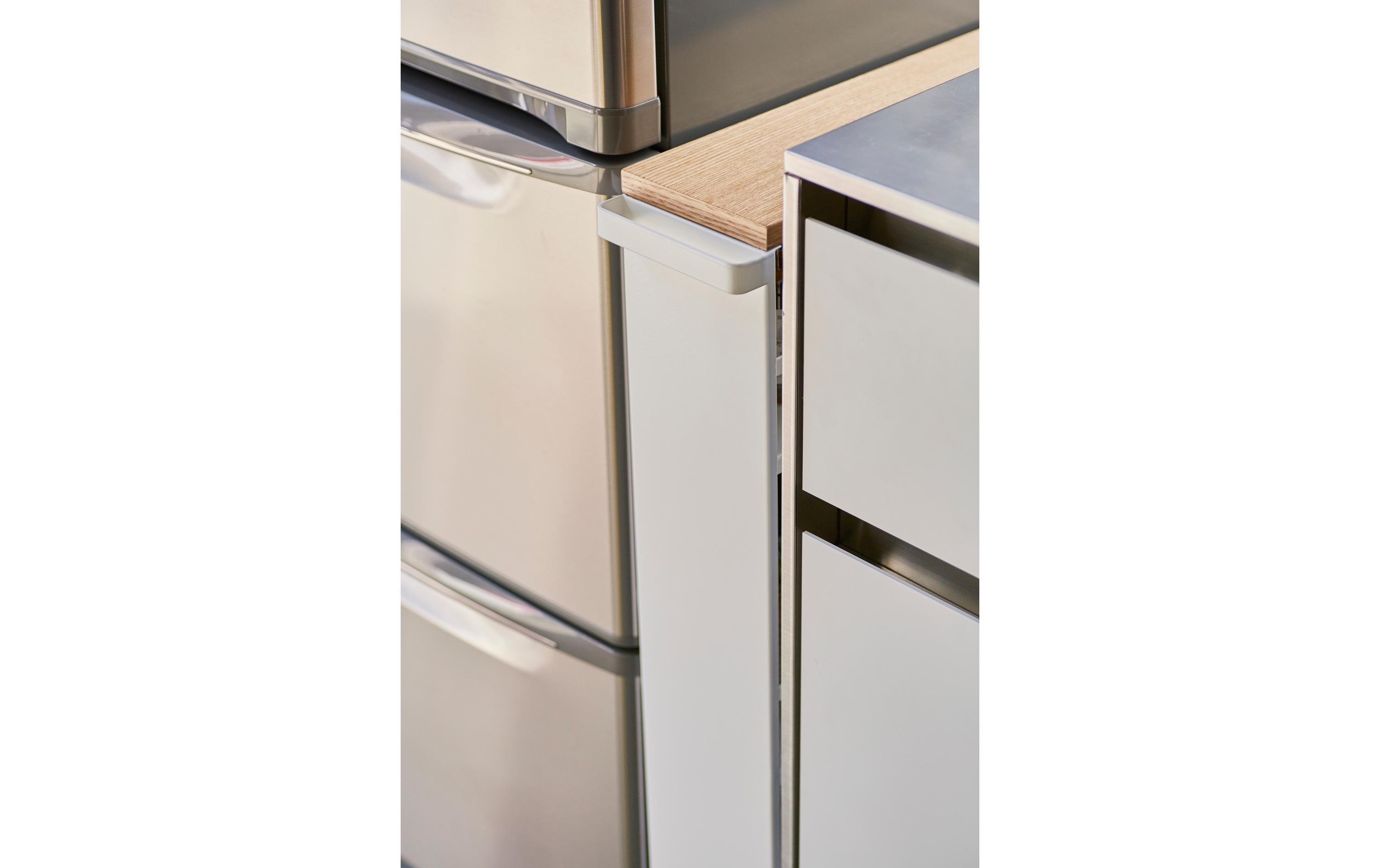 Yamazaki Nischenwagen Tower 80.5 x 47.5 cm, Weiss