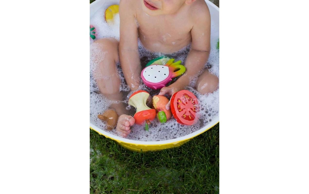 Oli&Carol Beissring Renato the Tomato