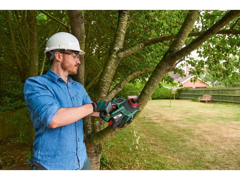 Bosch Akku-Kettensäge UniversalChain 18 Kit Bosch Akku-Kettensäge UniversalChain 18 Kit