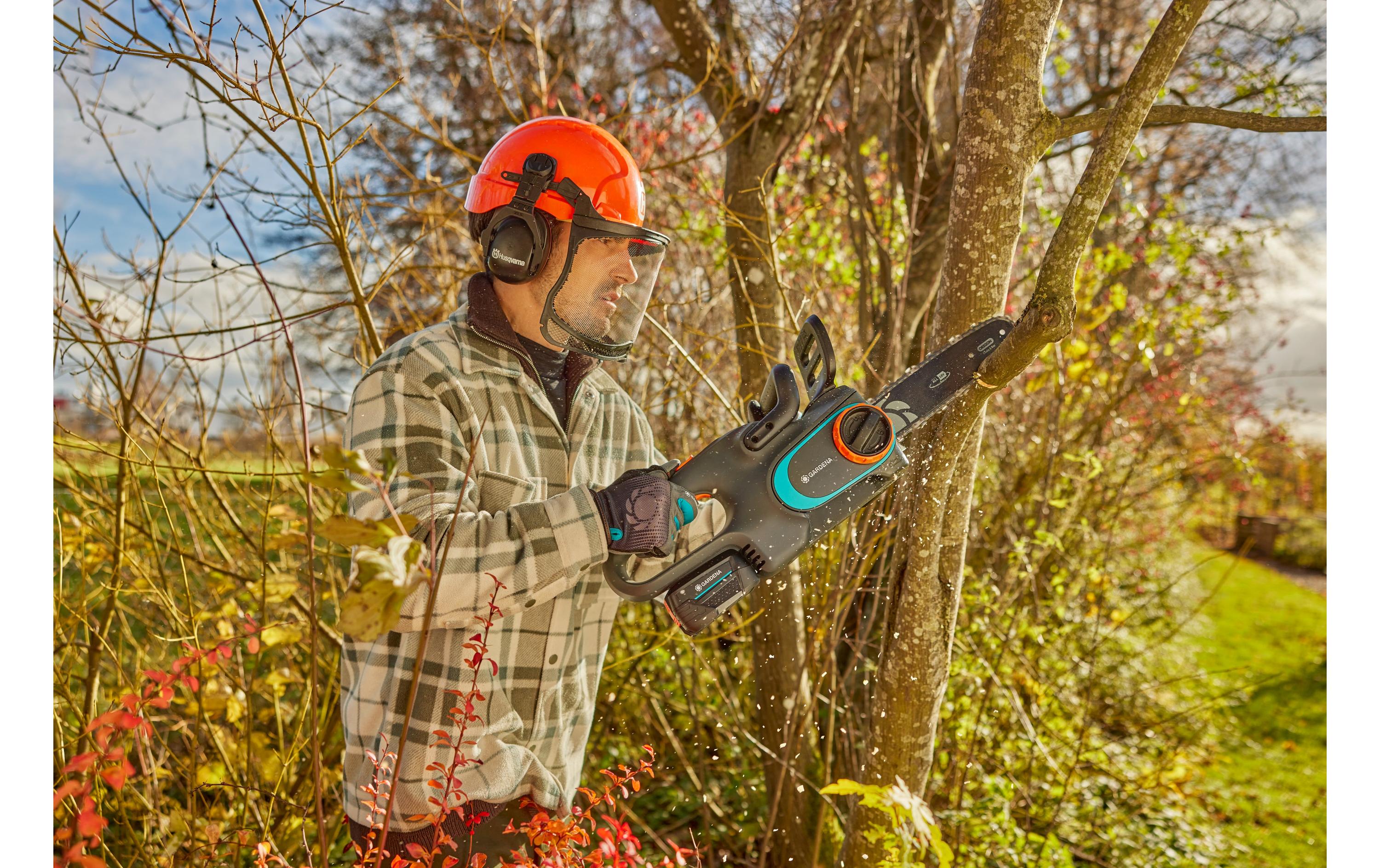 GARDENA Akku-Kettensäge PowerSaw Ready-To-Use GARDENA Akku-Kettensäge PowerSaw Ready-To-Use