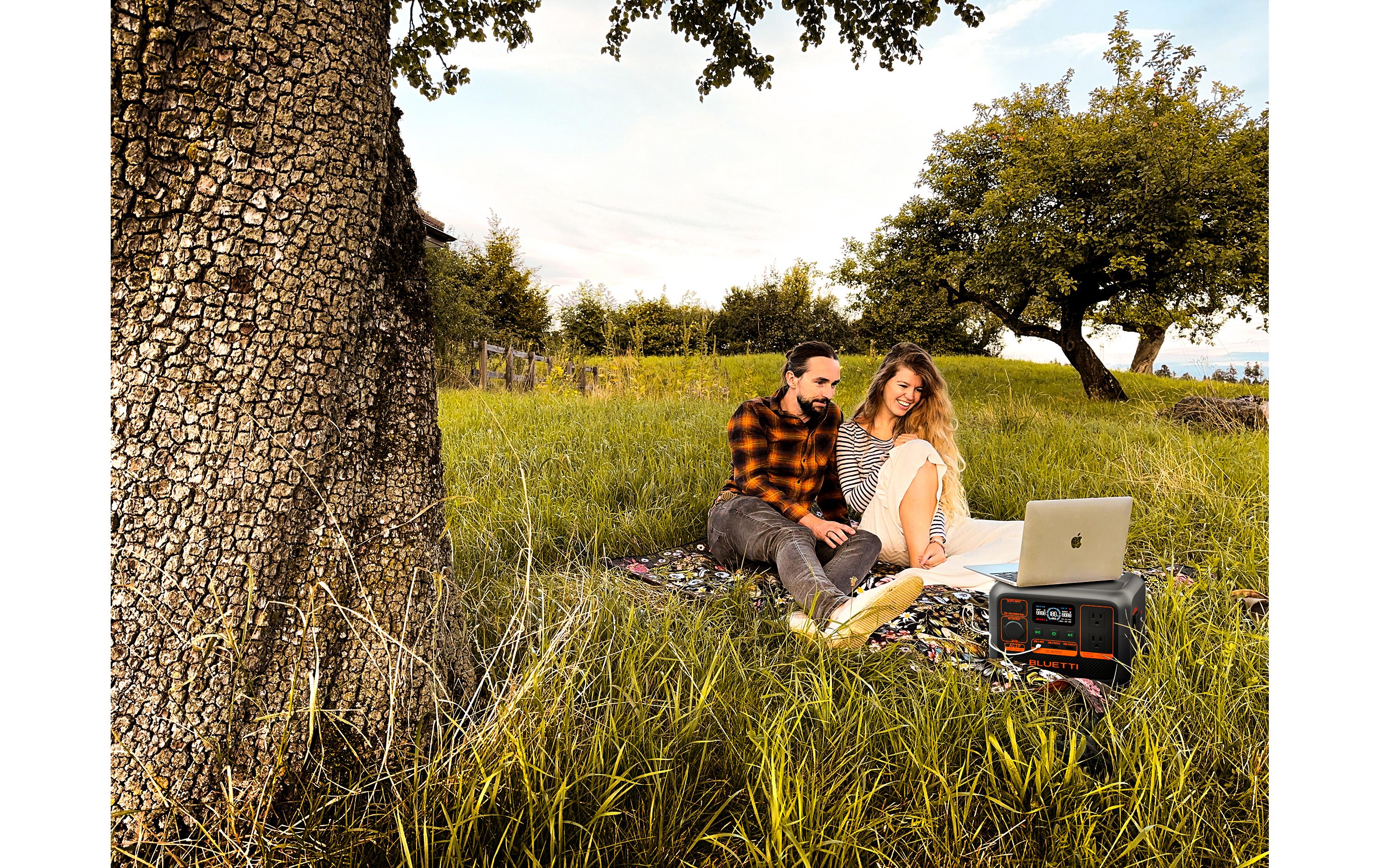 BLUETTI Power Station AC2P 230.4 Wh