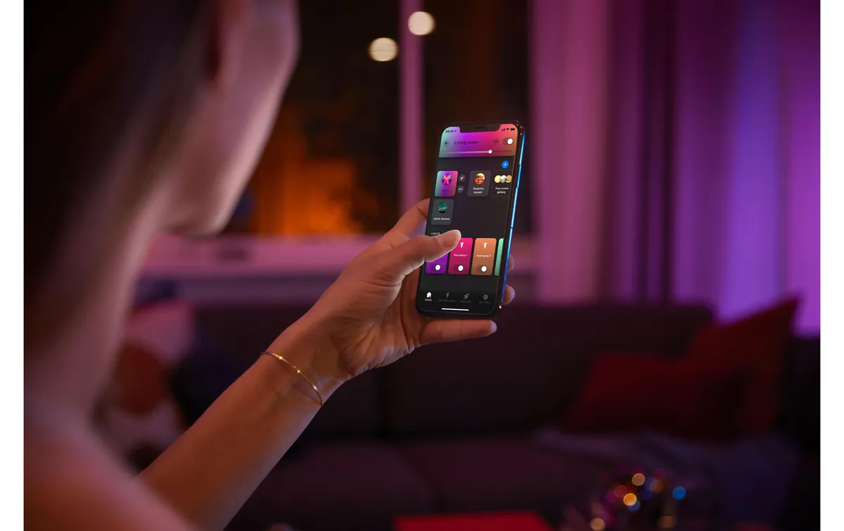 Philips Hue Perifo Basis-Set Deckenleuchte 4 Spots Schwarz Philips Hue Perifo Basis-Set Deckenleuchte 4 Spots Schwarz