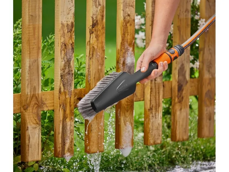 GARDENA Cleansystem Wasch-Set mit Handbürste M soft GARDENA Cleansystem Wasch-Set mit Handbürste M soft