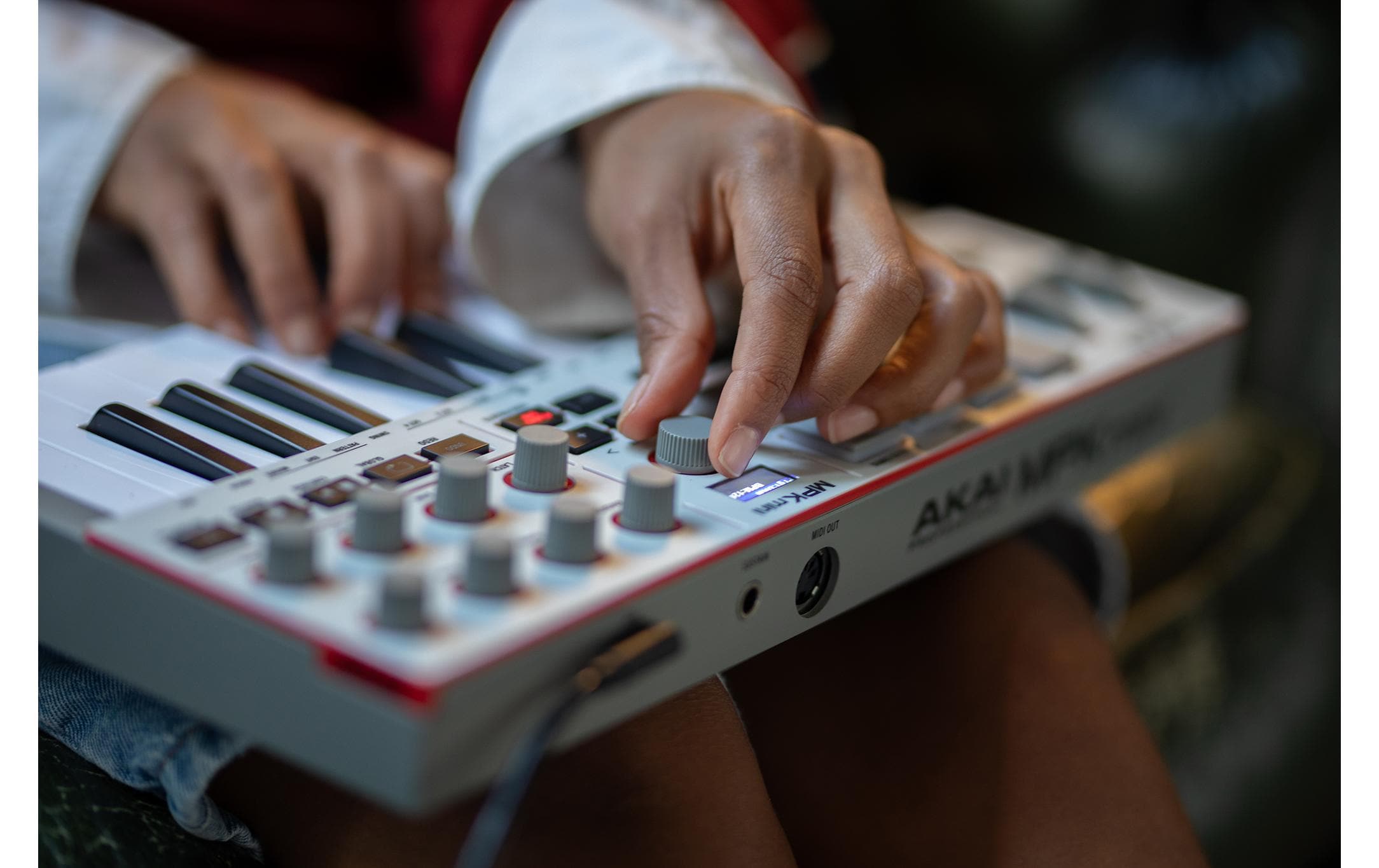 Akai Keyboard Controller MPK Mini IV Weiss