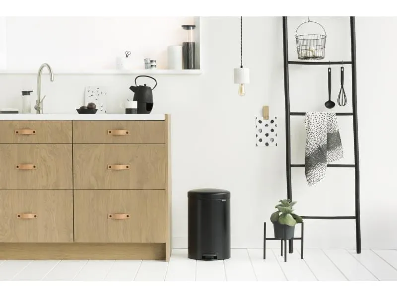 Brabantia Treteimer NewIcon 20 l, Matt Black Brabantia Treteimer NewIcon 20 l, Matt Black