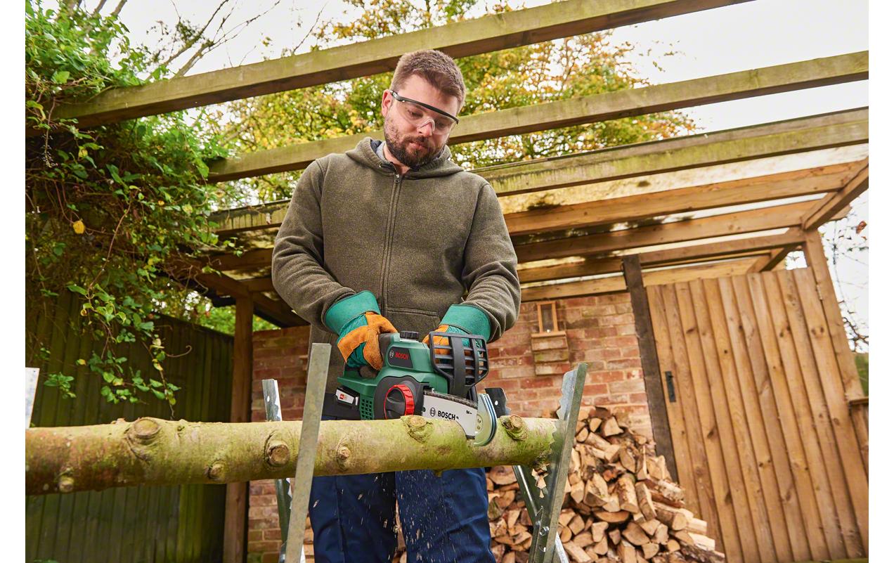 Bosch Akku-Kettensäge UniversalChain 18 Kit