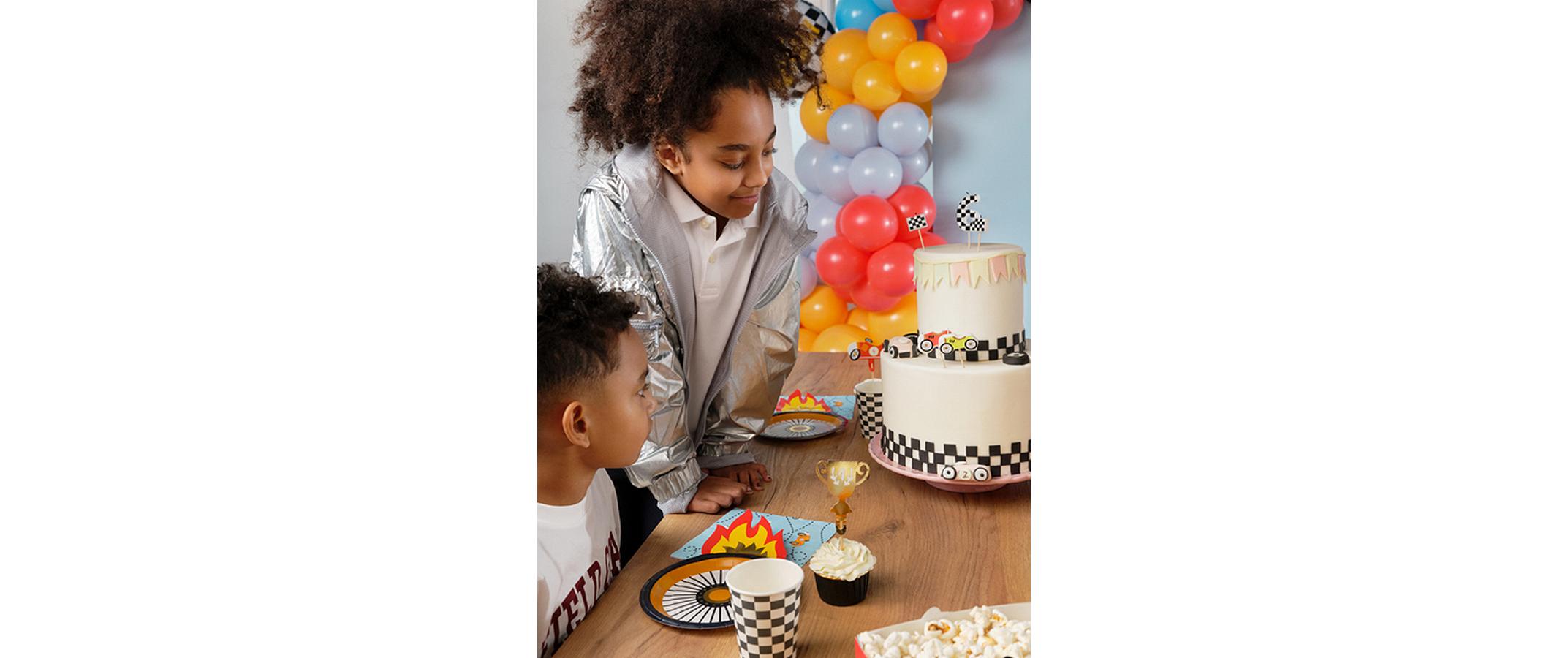 Partydeco Kuchen-Topper Auto mix, 12 cm, 4 Stück