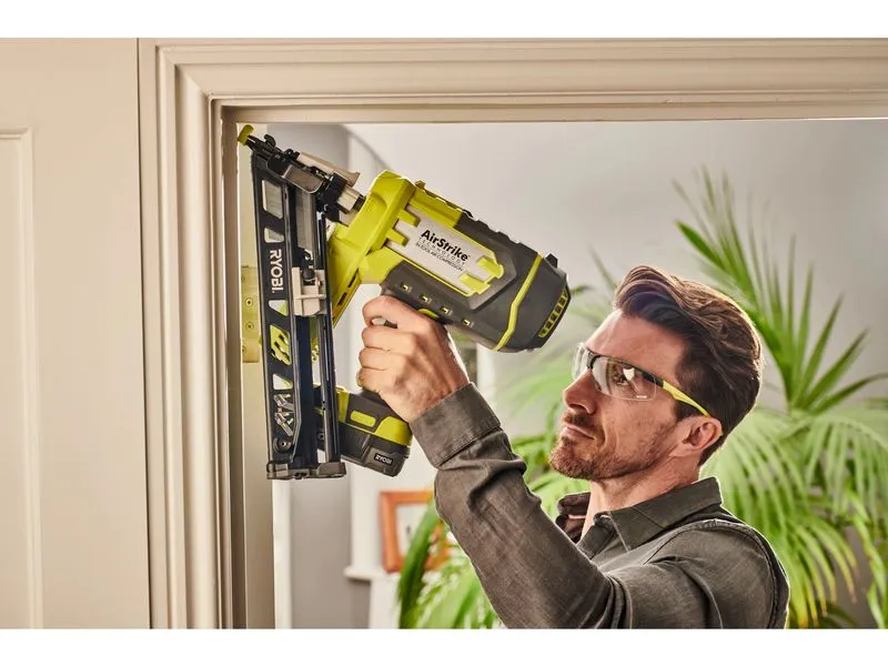 RYOBI Akku-Nagler R15GN18-0 RYOBI Akku-Nagler R15GN18-0