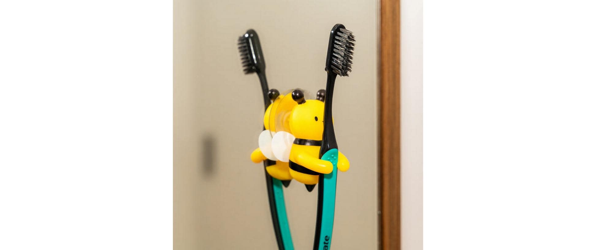 Kikkerland Zahnbürstenhalter Biene Gelb/Schwarz