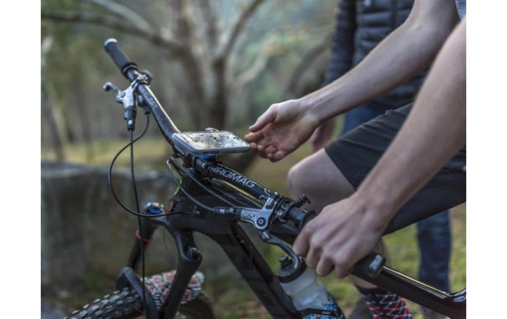 Quad Lock MAG Poncho Samsung Galaxy S22+