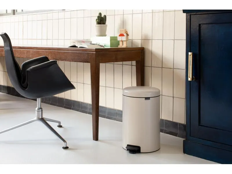 Brabantia Treteimer NewIcon 20 l, Soft Beige Brabantia Treteimer NewIcon 20 l, Soft Beige