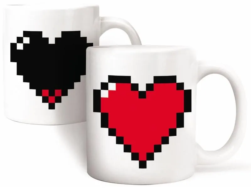 Kikkerland Kaffeetasse Pixel Herz mit Farbwechsel Kikkerland Kaffeetasse Pixel Herz mit Farbwechsel
