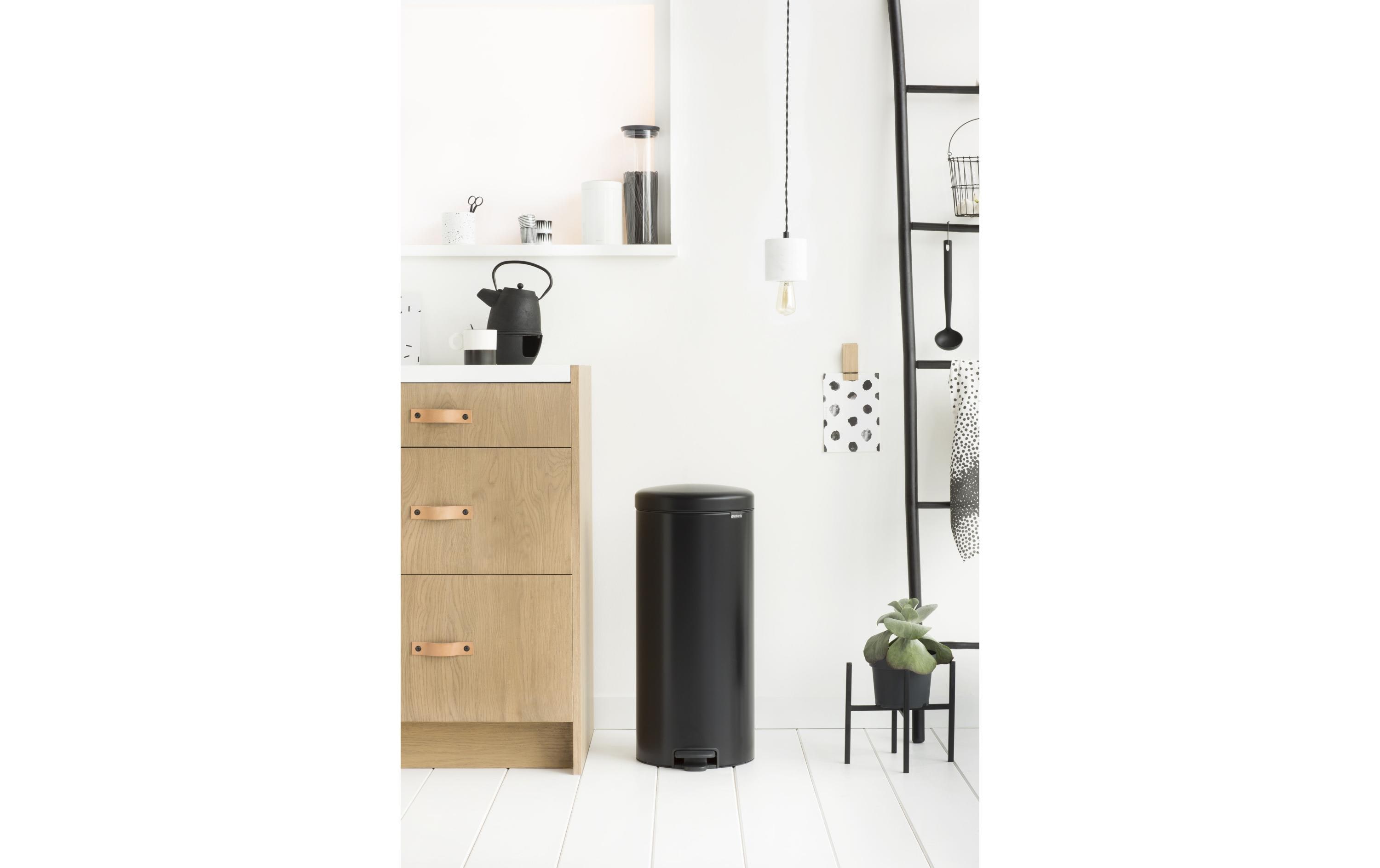 Brabantia Treteimer NewIcon 30 l, Matt Black