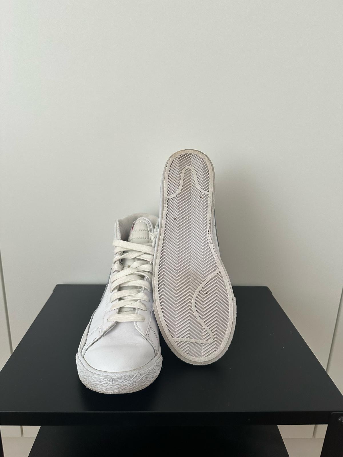 Nike Blazer Mid unisex - hellblau/weiss - Gr. 38