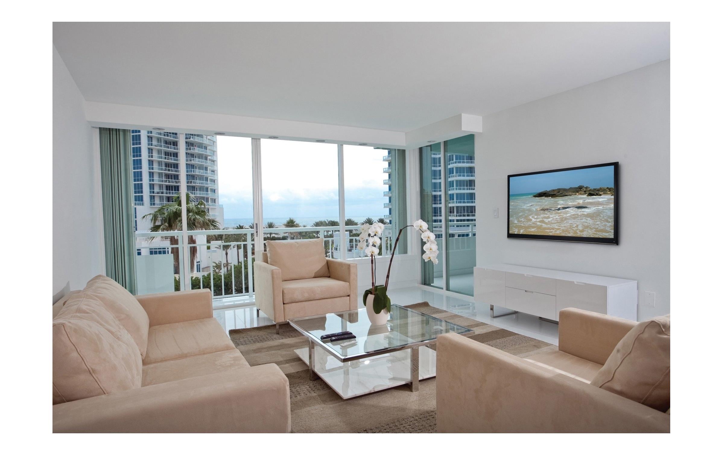 Peerless-AV Wandhalterung Universal PF660