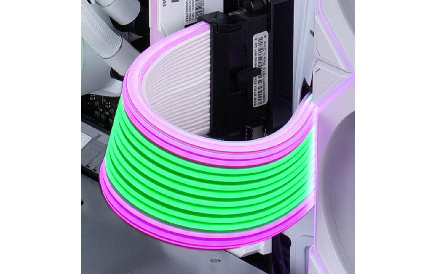 Lian Li Strimer Wireless 24-Pin RGB + Controller