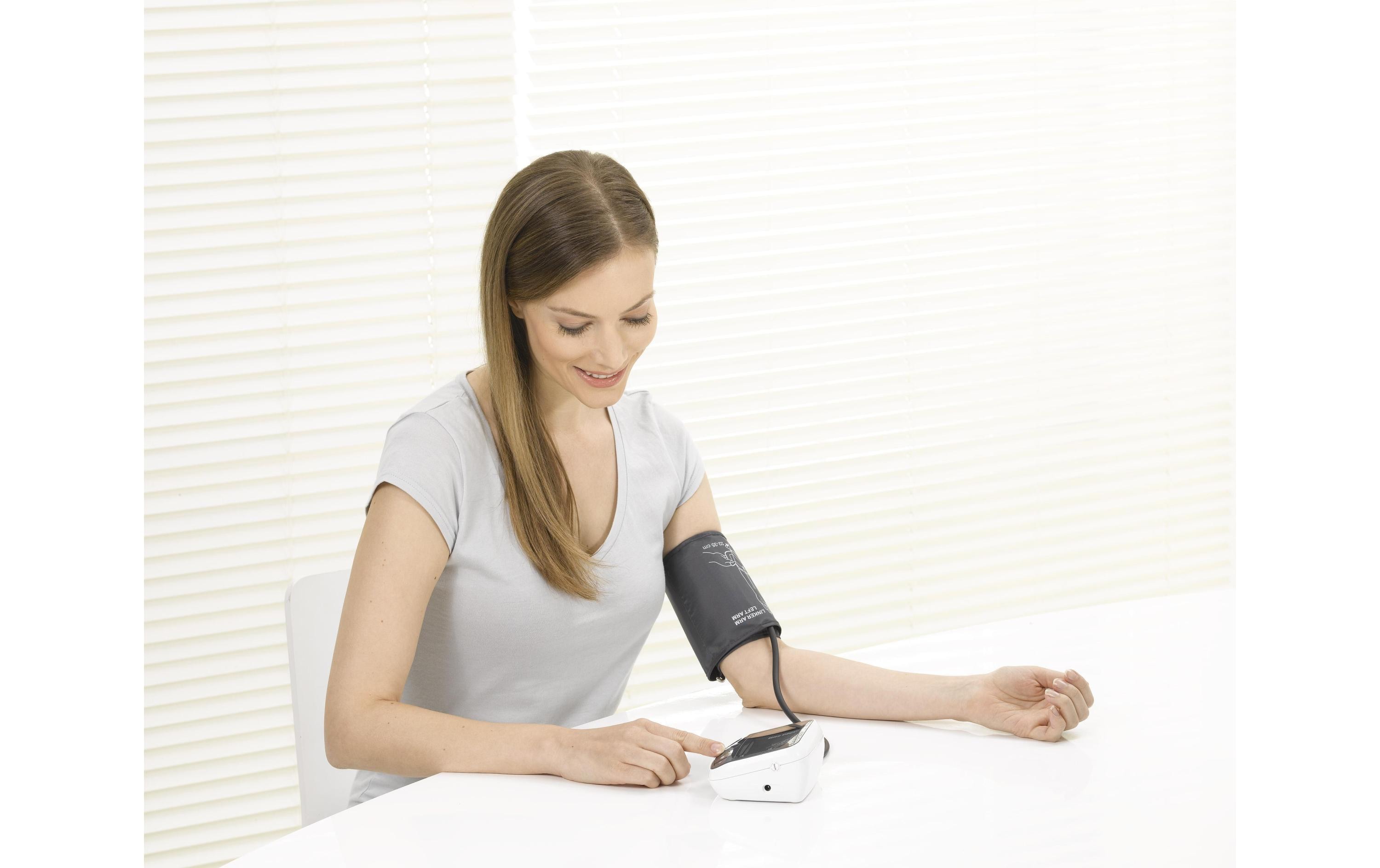 Beurer Blutdruckmessgerät BM40 mit Netzteil