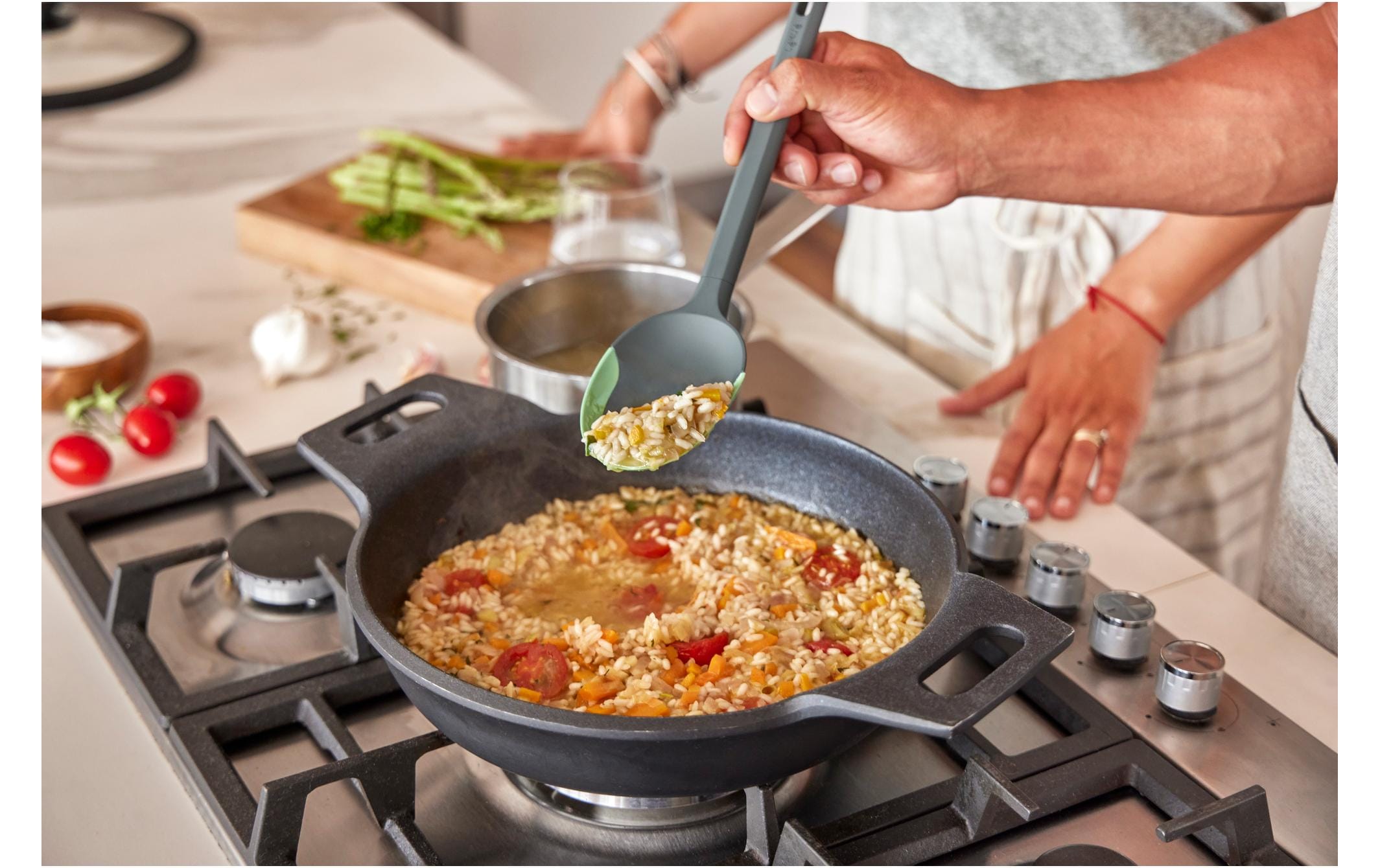 Lékué Servierlöffel PBT/Silikon, Grün/Schwarz