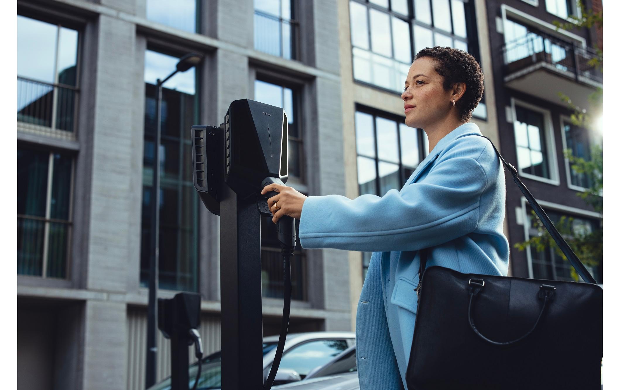 easee Ladestation Charge Max Schwarz