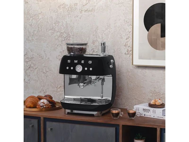 SMEG Siebträgermaschine 50's Style EGF03BLEU Schwarz SMEG Siebträgermaschine 50's Style EGF03BLEU Schwarz