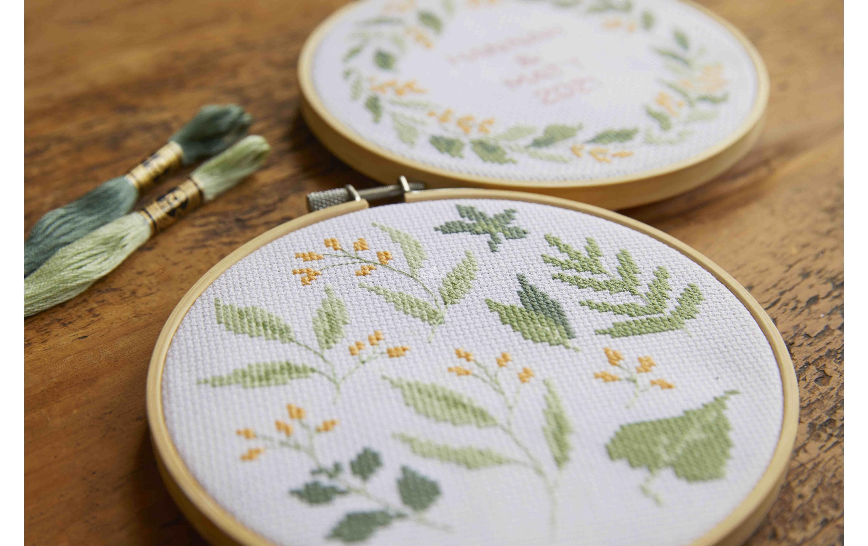 DMC Stickset Mindful Making Duo Blumenkranz, Ø 15.7 cm DMC Stickset Mindful Making Duo Blumenkranz, Ø 15.7 cm