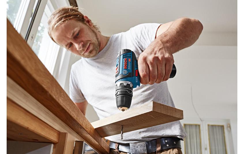 Bosch Professional Akku-Bohrschrauber GSR 12 V-15 FC Kit 2x 2.0 Ah + Aufsätze