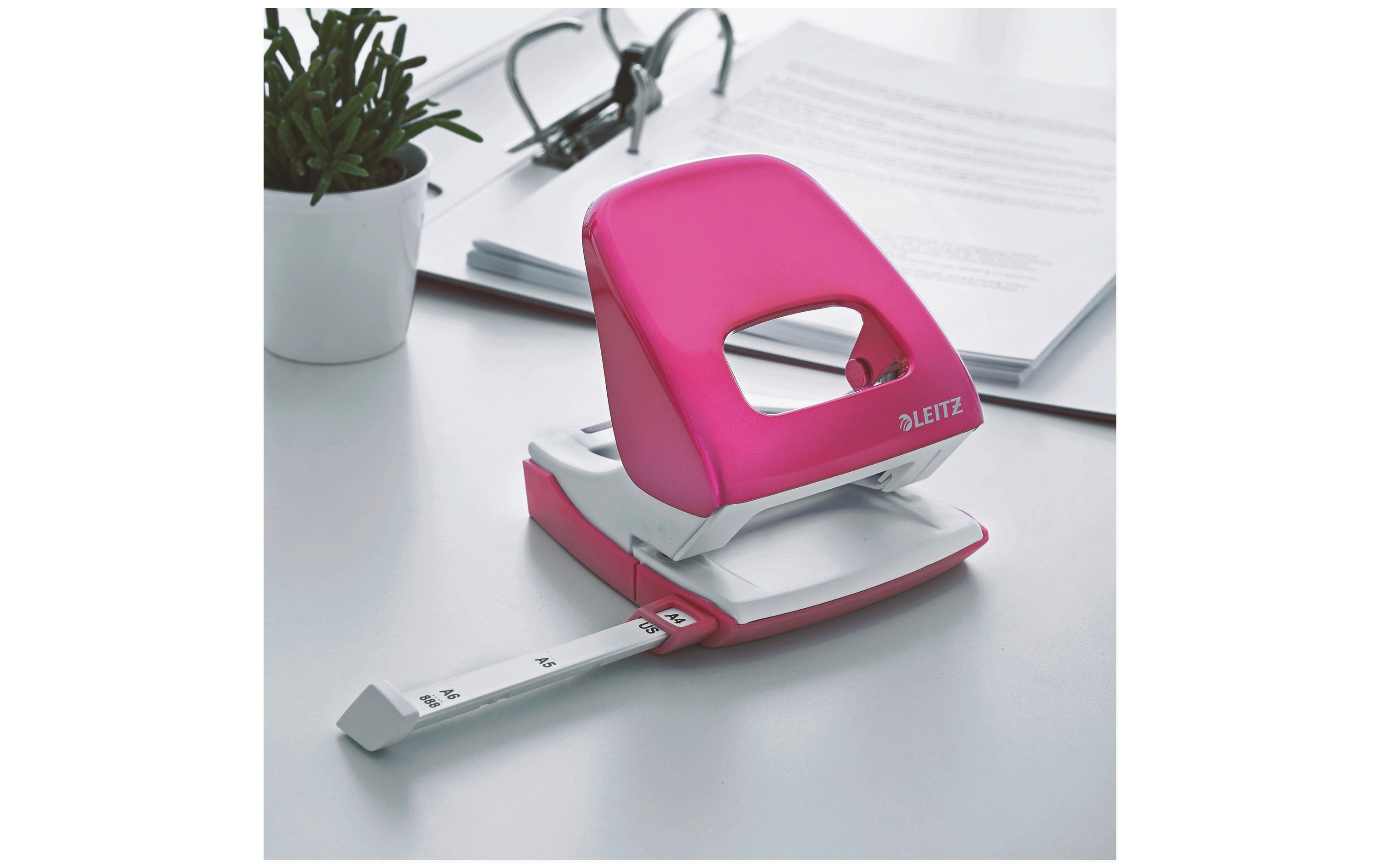 Leitz Locher NeXXt WOW im Blister, 30 Blatt, Pink