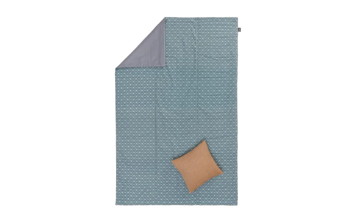 Urbanara Picknickdecke Mallur 130 x 190 cm - Taubenblau / Naturweiss