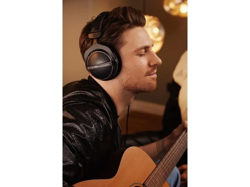 Beyerdynamic Over-Ear-Kopfhörer DT 770 Pro Black 80 Ω Beyerdynamic Over-Ear-Kopfhörer DT 770 Pro Black 80 Ω