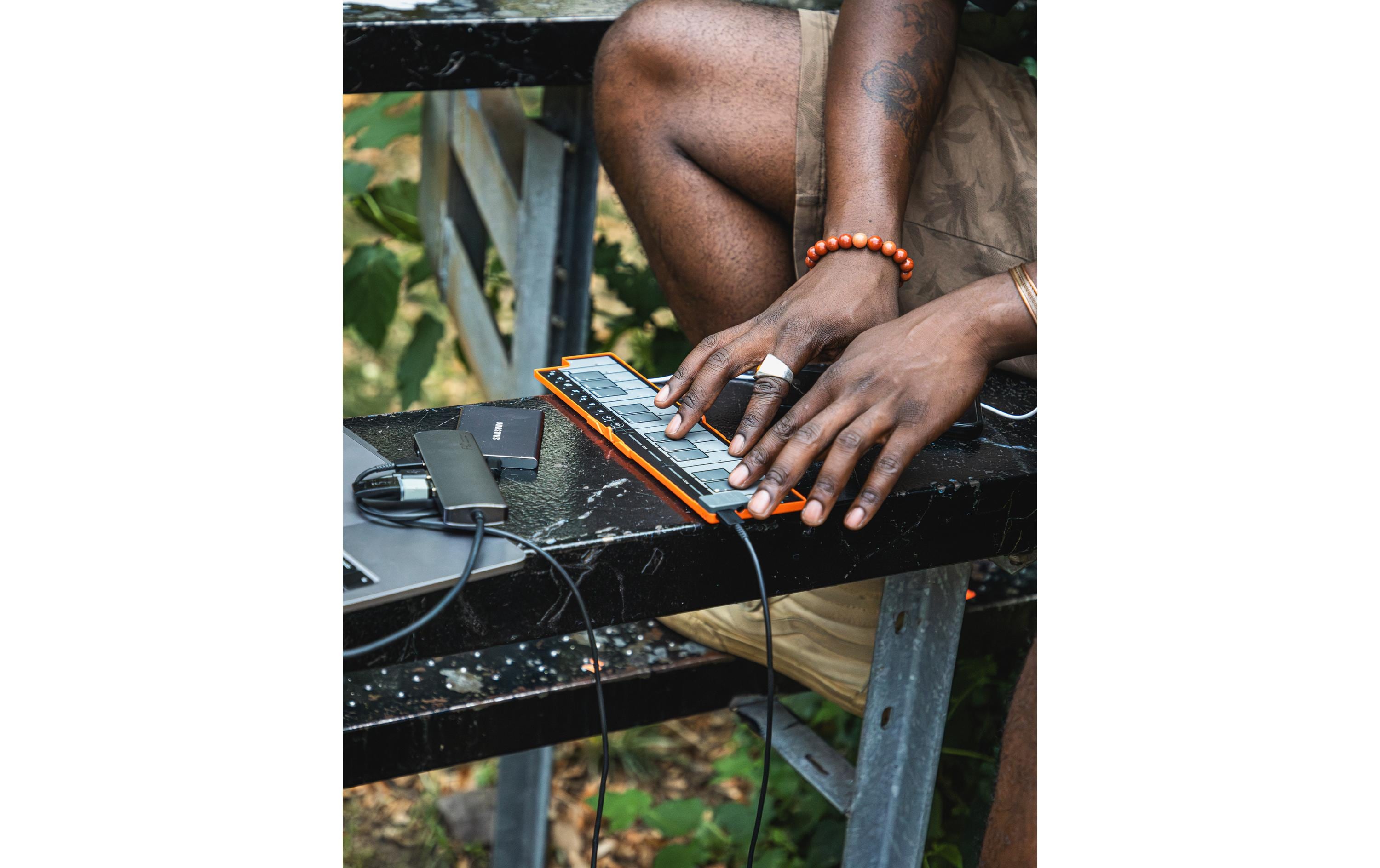 Korg Keyboard Controller nanoKEY Fold Fold White Limited Korg Keyboard Controller nanoKEY Fold Fold White Limited